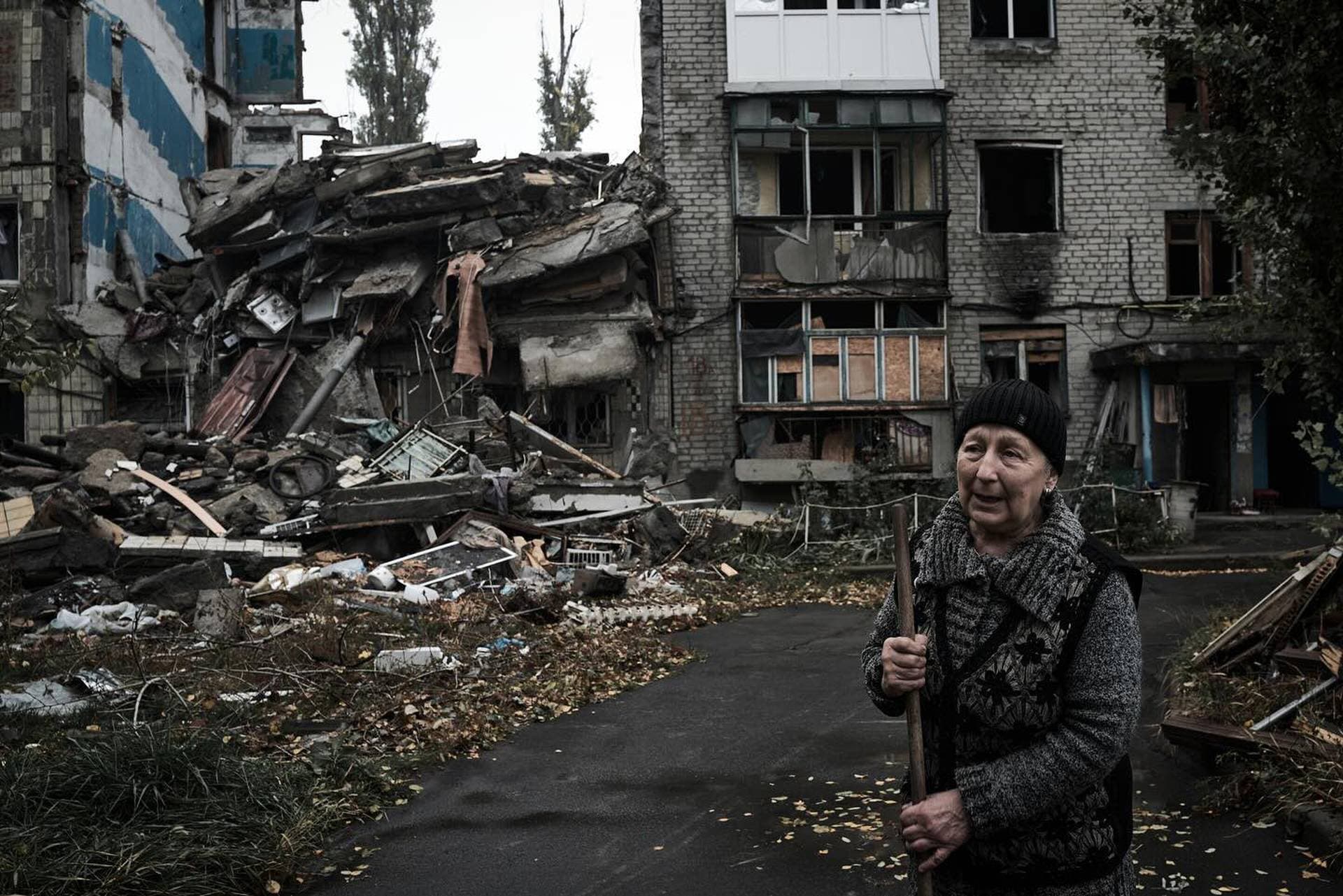 civilians still remain in Avdiivka