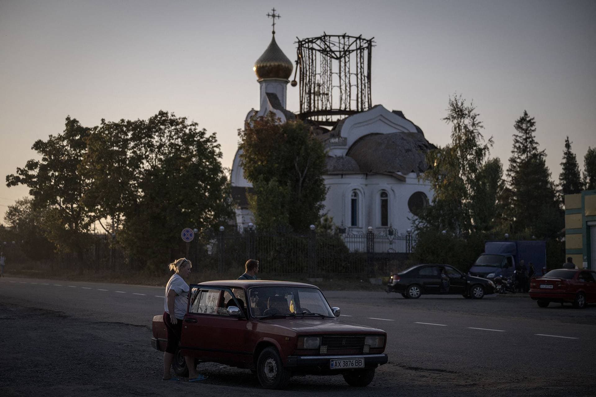 Temple whose bell tower was hit by a rocket in the Staryi Saltiv town