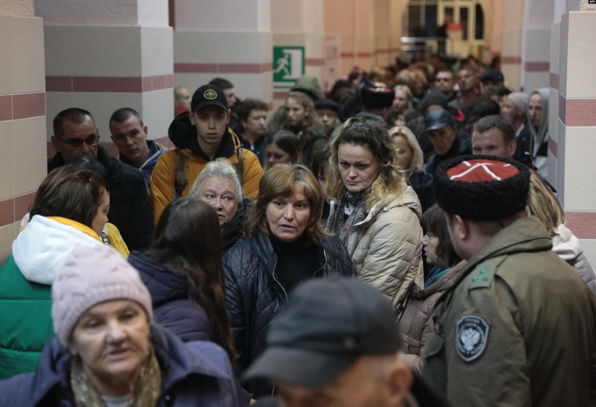 Residents of Kherson at a train station in Crimea