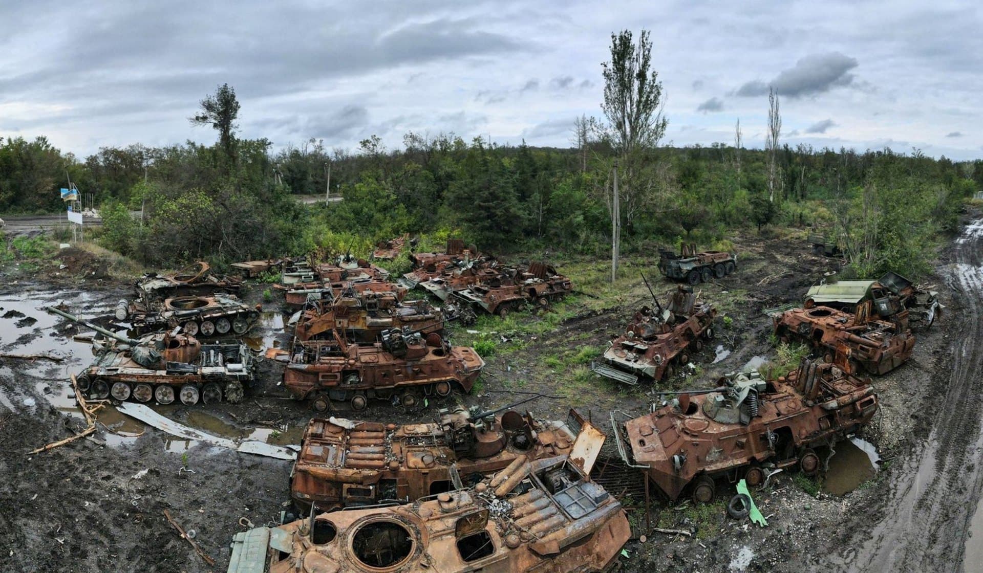 destroyed Russian tank in Izium