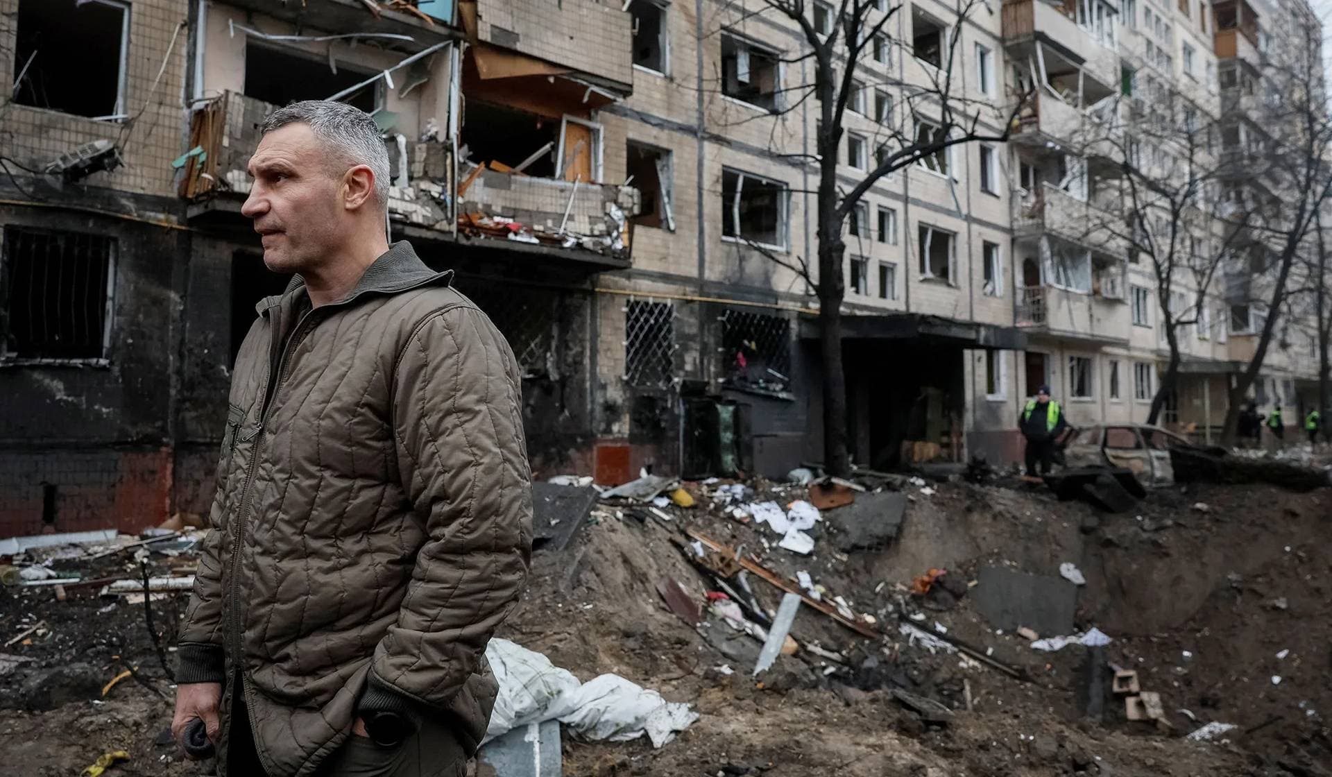 Kyiv Mayor Vitali Klitschko visits the site of an apartment building damaged during a Russian missile strike in Kyiv