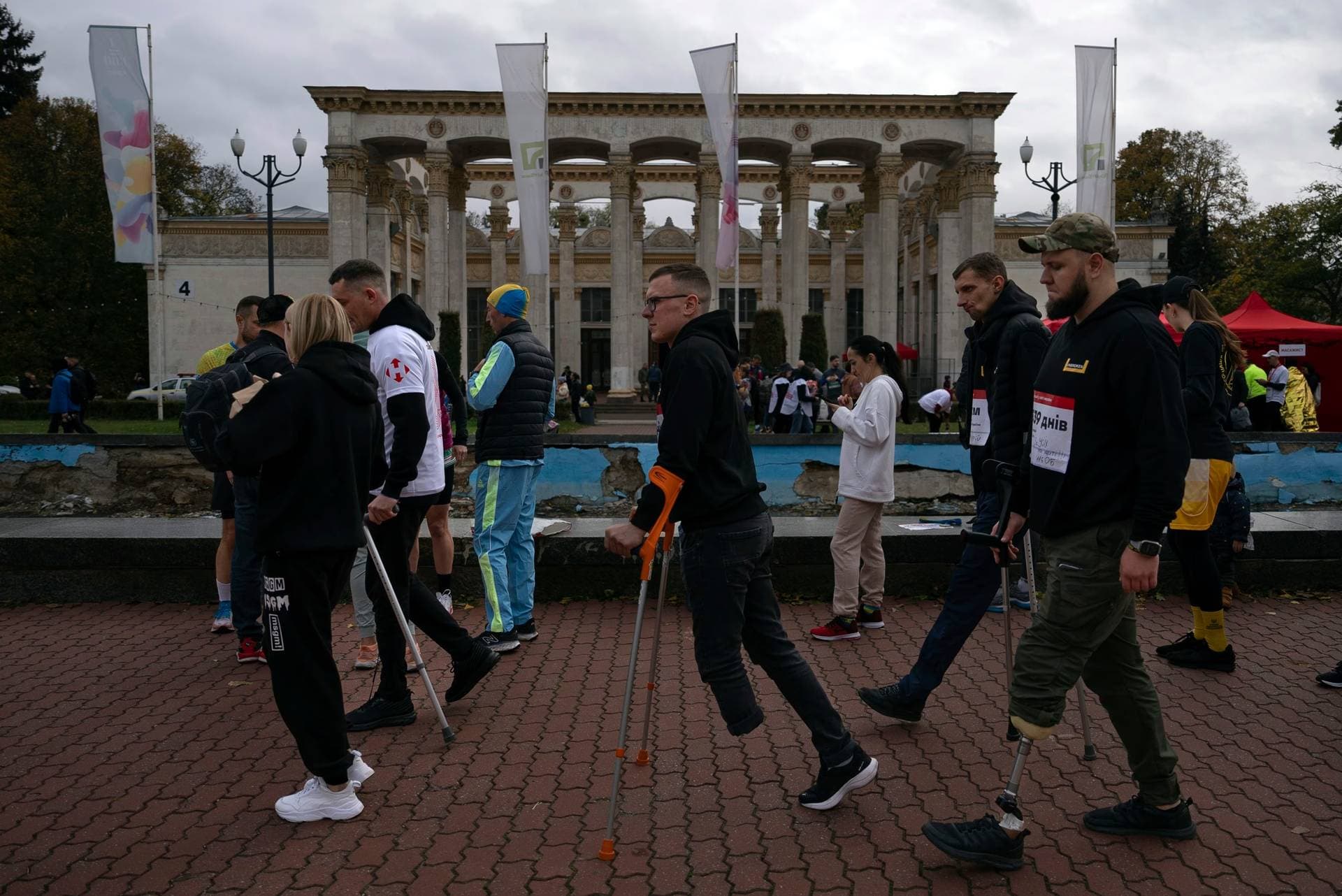 Ukrainian veterans of the war participate in a one-kilometer race in Kyiv