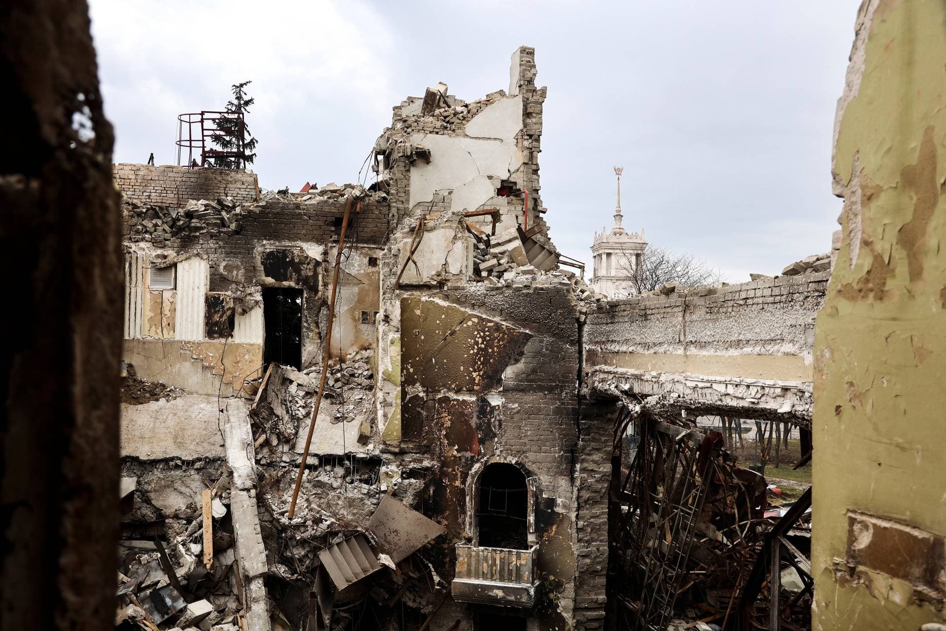 Ukrainian city of Mariupol in ruin