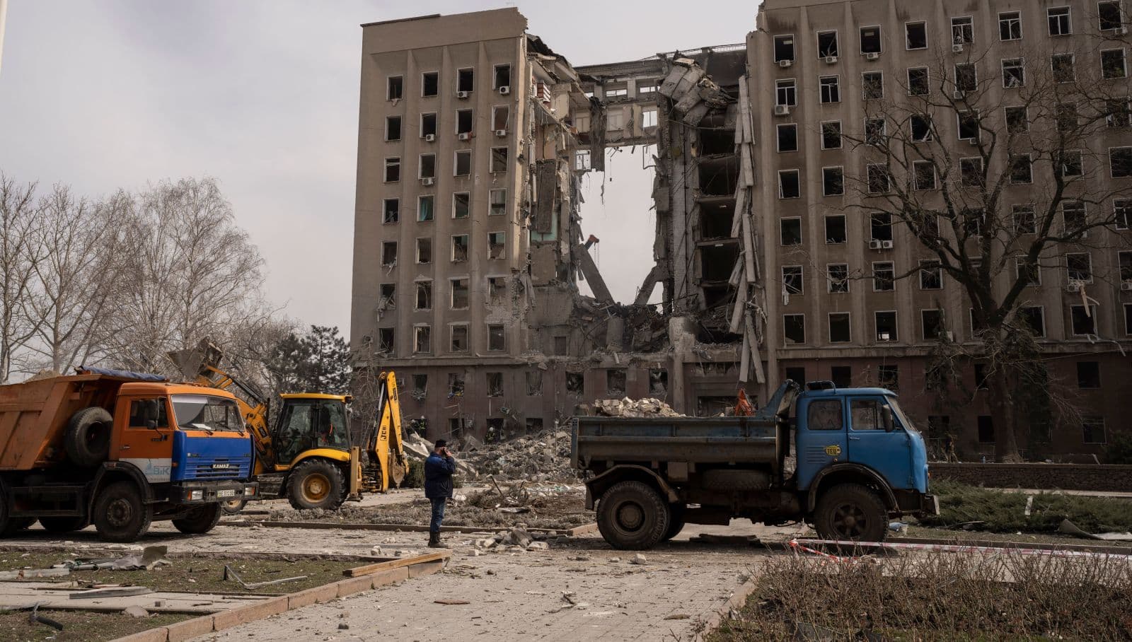 The regional government headquarters of Mykolaiv damaged after a Russian attack on March 29