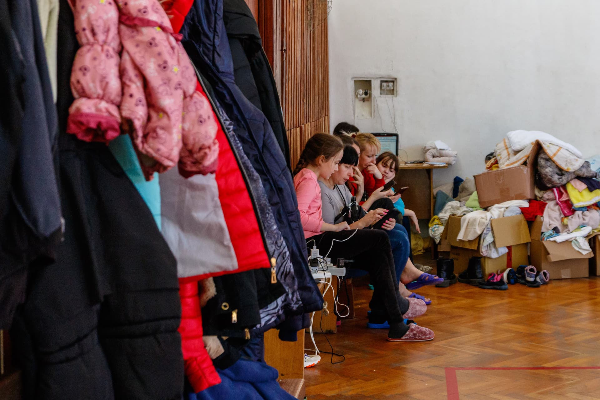 Refugees from different cities of Ukraine in the gym of one of the schools in Uzhhorod, Transcarpathian region